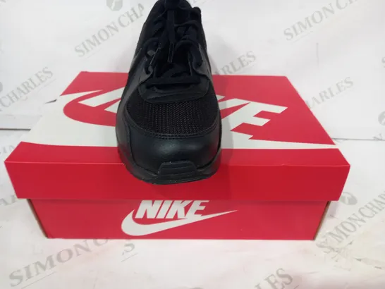 BOXED PAIR OF NIKE AIR MAX EXCEE SHOES IN BLACK UK SIZE 5.5