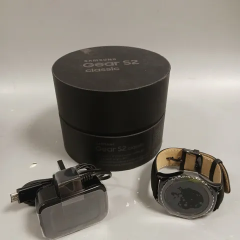 BOXED SAMSUNG GEAR S2 CLASSIC SMARTWATCH 