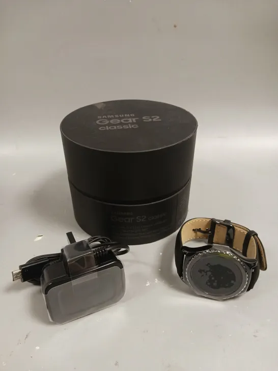 BOXED SAMSUNG GEAR S2 CLASSIC SMARTWATCH 