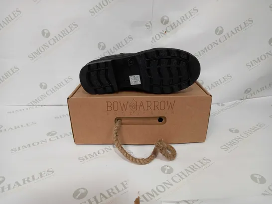 BOW & ARROW EQUESTION HARD ROCK STEEL TOE BOOTS - UK 5 