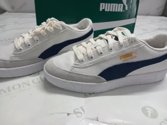 BOXED PAIR OF PUMA MALLORCA CANVAS TRAINERS IN WHITE/BLUE - UK 7