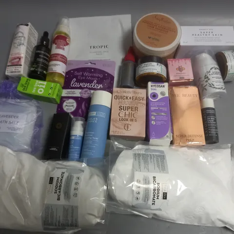 LOT OF APPROXIMATELY 20 ASSORTED HEALTH AND BEAUTY ITEMS TO INCLUDE SODIUM BICARBONATE, CHARLOTTE TILBURY MAKE UP AND PAULAS CHICE TONER