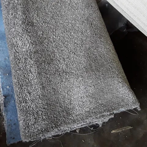 ROLL OF QUALITY GREY CARPET