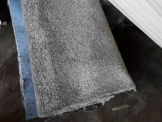 ROLL OF QUALITY GREY CARPET