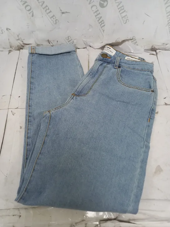 APPROXIMATELY 140 STRETCH MOM JEANS IN WAVE BLUE IN VARIOUS SIZES - COLLECTION ONLY