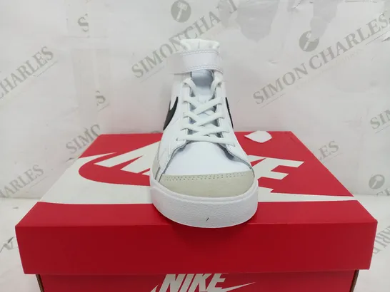 BOXED PAIR OF NIKE BLAZER MID 77 IN WHITE - UK KIDS 13.5