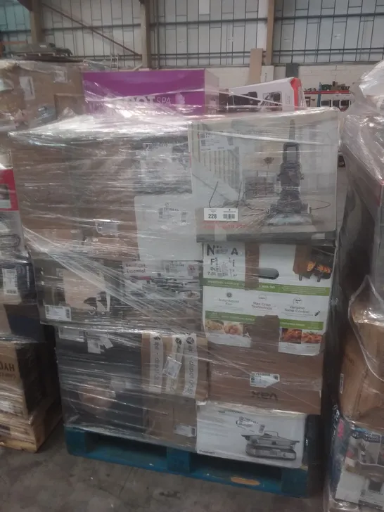 PALLET OF APPROXIMATELY 30 ASSORTED HOUSEHOLD AND ELECTRICAL PRODUCTS TO INCLUDE