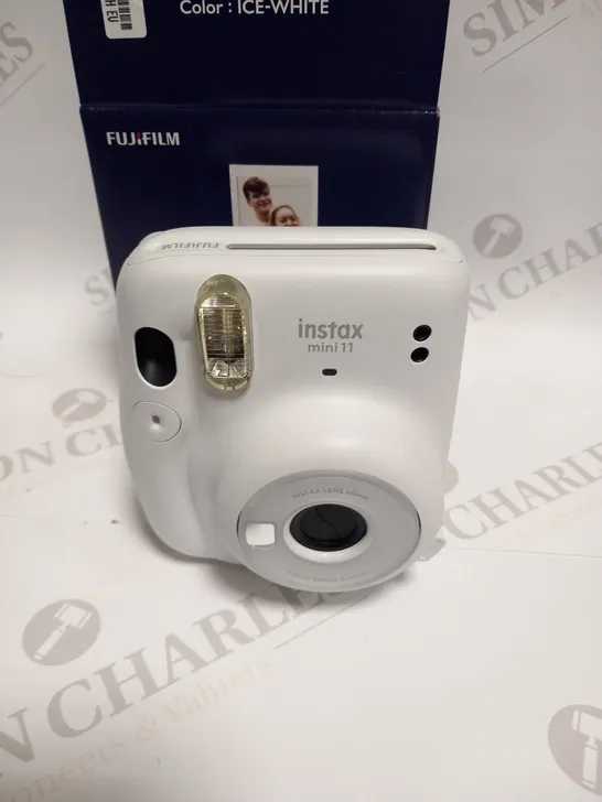 BOXED FUJI FILM INSTAX MINI 11 INSTANT CAMERA