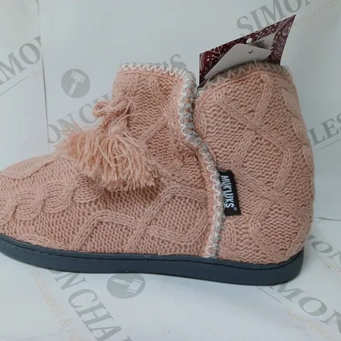 MUK LUKS LINA SLIPPER BOOT ROSE GOLD SIZE 4