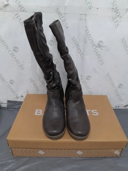 BOX OF APPROXIMATELY 8 PAIRS OF BARRATTS STRAP AND ROUCHE WEDGE HIGH BOOTS SIZE 4