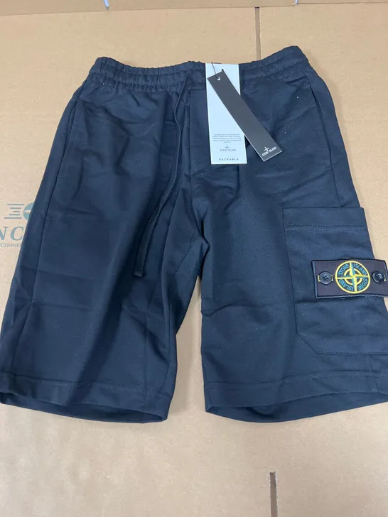 STONE ISLAND  POCKET SHORTS IN BLACK SIZE SMALL