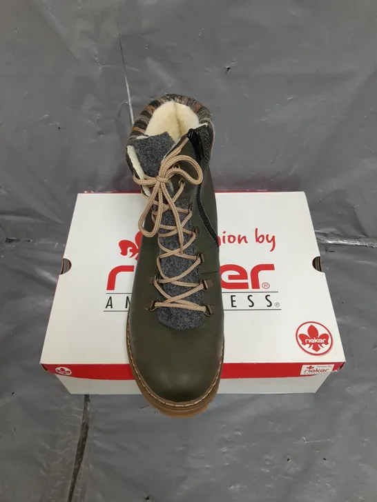 BOXED PAIR OF RIEKER LINED BOOTS IN GREEN SIZE 39