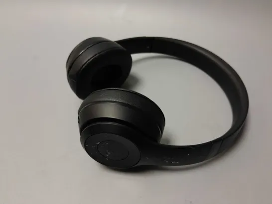 BEATS SOLO3 HEADPHONES IN BLACK