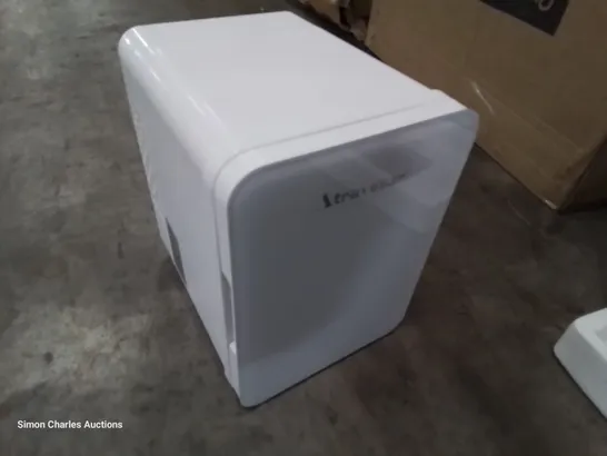 BOXED 12V MINI FRIDGE model LL-4AL