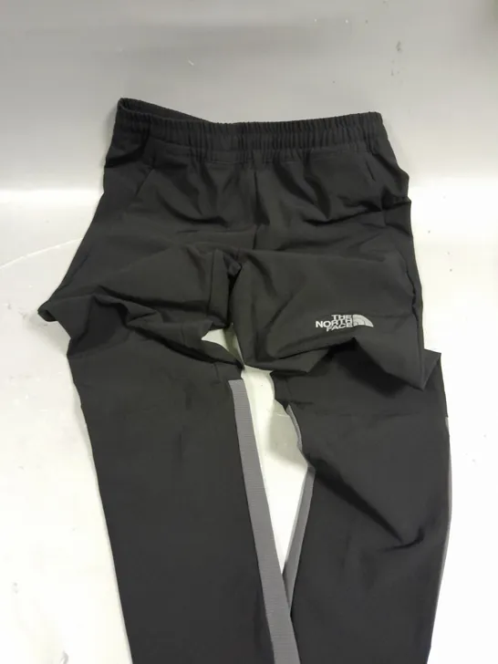 THE NORTH FACE PERFORMANCE PANTS IN BLACK - S