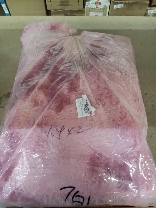 PACKAGED LARGE FURY BLANKET (PINK)