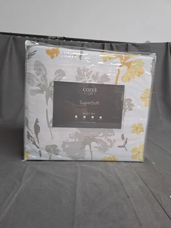 BOXED OUTLET COZEE HOME REVERSIBLE FLORAL & STRIPE PRINTED 4 PIECE DUVET SET SIZE DOUBLE 