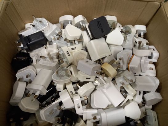 LOT OF APPROXIMATELY 250 USB PLUGS