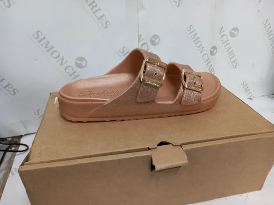 PAIR OF SKECHERS OPEN TOE SANDALS IN ROSE GOLD COLOUR SIZE 6