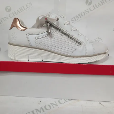 BOXED PAIR OF RIEKER SHOES IN WHITE/METALLIC ROSE GOLD EU SIZE 40