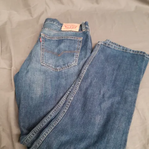 LEVI STRAUSS & CO W36 L 32