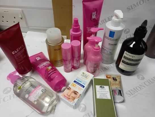 ASSORTMENT OF HAIRCARE AND SKINCARE ITEMS APPROX. 20 