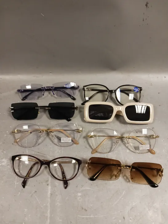 APPROXIMATELY 20 ASSORTED GLASSES/SUNGLASSES IN VARIOUS DESIGNS 