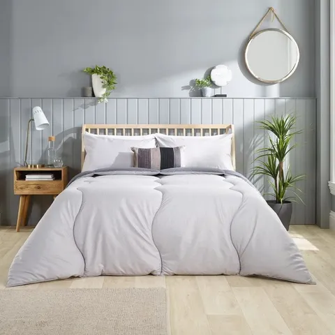 BAGGED SLUMBERDOWN COVERLESS DUVET 10.5 TOG KING SIZED EMBOSSED DUVET AND 2 MATCHING PILLOWCASES (1 ITEM)