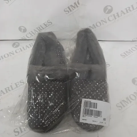 GREY DIAMOND SLIPPERS SIZE 5