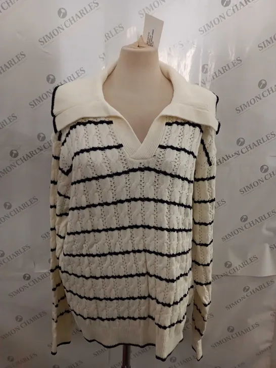 IN THE STYLE V-NECK KNITTED SWEATSHIRT MONOCHROME - SIZE 16