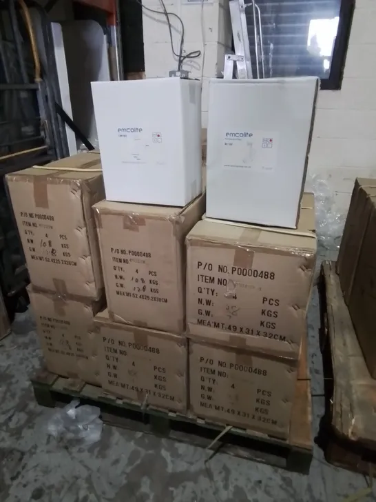 PALLET CONTAINING 12 4-PACK BOXES OF EMCOLITE LIGHTING ITEMS 