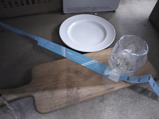4 BOXES OF APPROXIMATELY 30 ITEMS INCLUDING SIMPLY WINGED CERAMIC PLATES, STEMLESS WINE GLASS 12OZ, GOURMET LONG OAK PADDLE BOARD, BLOC FACESHIELD 
