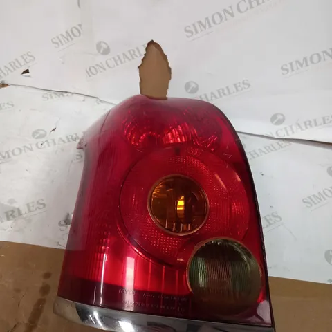 TOYATA AVENSIS REAL BACK LIGHT 