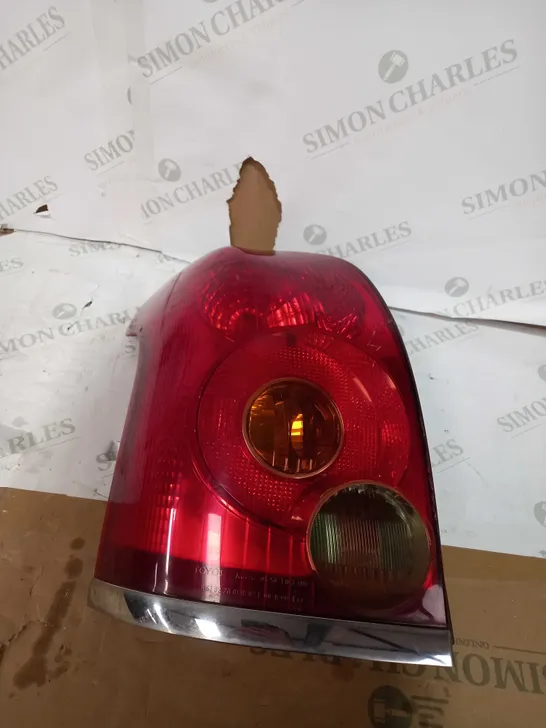 TOYATA AVENSIS REAL BACK LIGHT 