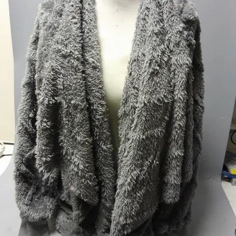 COZZEE HOME FLEECE SHAWL IN GREY SIZE M 