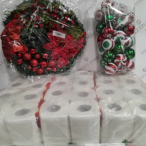APPROX 10 HOUSEHOLD ITEMS TO INCLUDE KITCHEN ROLL, CHRISTMAS WREATH, BAUBLES 
