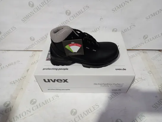 BOXED PAIR BRAND NEW UVEX BLACK SAFETY BOOTS SIZE 35