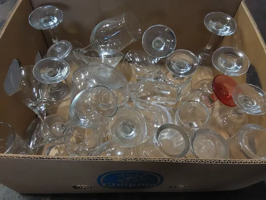 BOX OF ASSORTED GLASSWARE PRODUCTS TO INCLUDE: WINE GLASSES, BEER GLASSES, MARTINI GLASSES ECT - QUANTITY UNSPECIFIED 