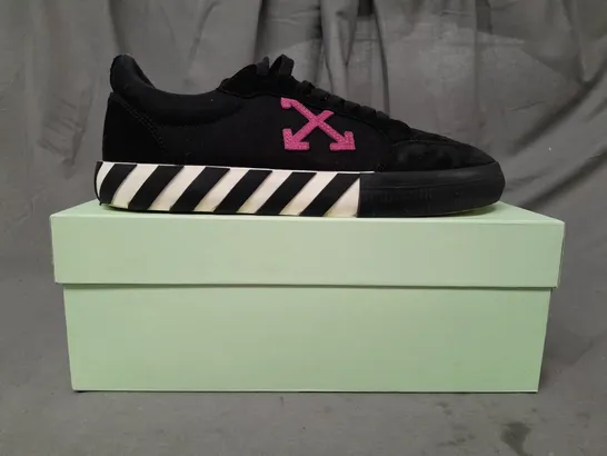 BOXED PAIR OF OFF-WHITE SHOES IN BLACK/WHITE/FUCHSIA EU SIZE 44