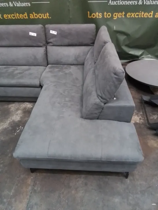 QUALITY ITALIAN DESIGNER LARGE CORNER SOFA IN GREY SUEDE WITH ADJUSTABLE HEADRESTS, POWER RECLINING 