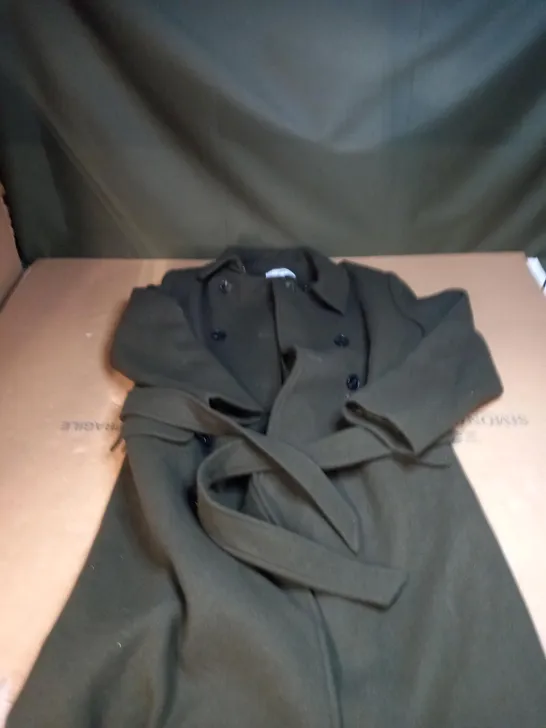 FULL LENGHT GREEN TRENCH COAT SIZE UNSPECIFIED