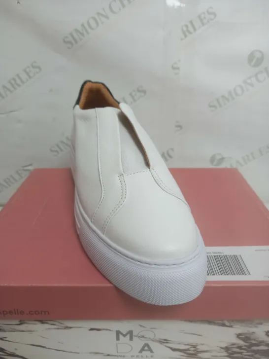 MODA IN PELLE SLIP ON TRAINERS IN WHITE SIZE 7