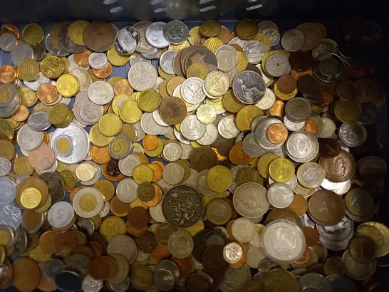 LOT OF APPROXIMATELY 150 ASSORTED COINS