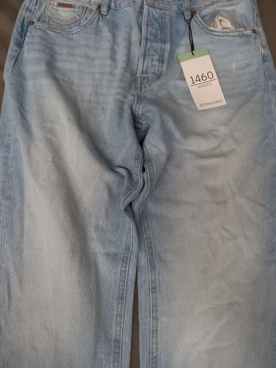 STRADIVARIUS 1460 MOM FIT JEANS IN LIGHT BLUE SIZE 14