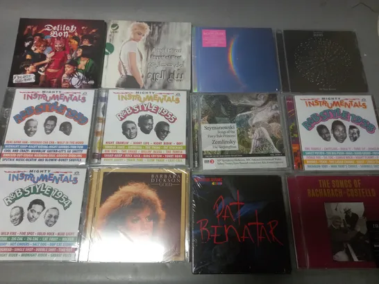 LOT OF 24 ASSORTED CDS TO INCLUDE NOW THATS WHAT I CALL LEGENDARY, DELIAH BON AND THE SPINNERS