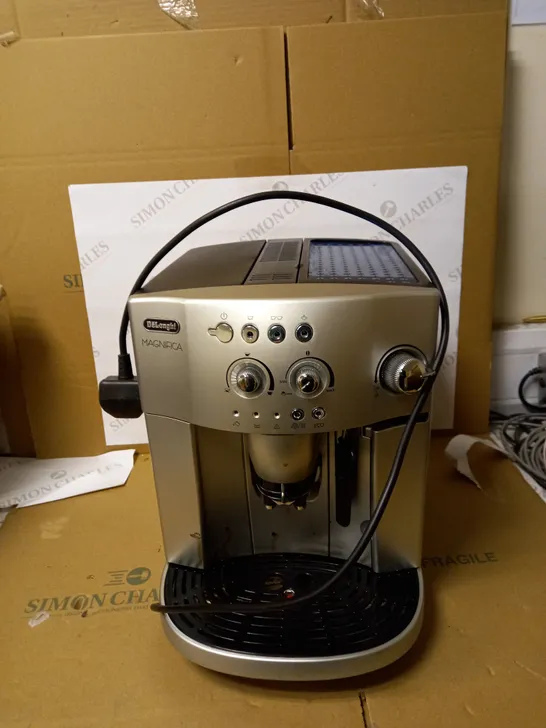 DELONGHI MAGNIFICA COFFEE MACHINE 