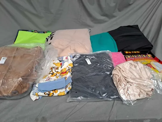 BOX OF ASSORTED CLOTHING ITEMS IN VARIOUS COLOURS, SIZES AND STYLES