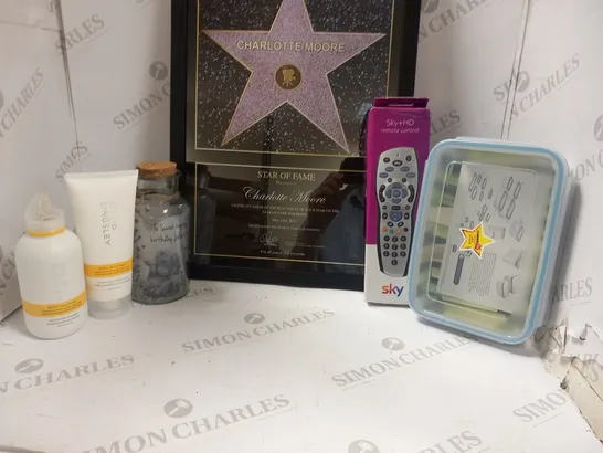 APPROXIMATELY 12 ASSORTED PRODUCTS TO INCLUDE; CLIP AND CLOSE FOOD STORAGE, FRAMED PERSONALISED STAR OF FAME, DREAM CATCHER WATER BOTTLE AND SKY HD REMOTE RRP £297