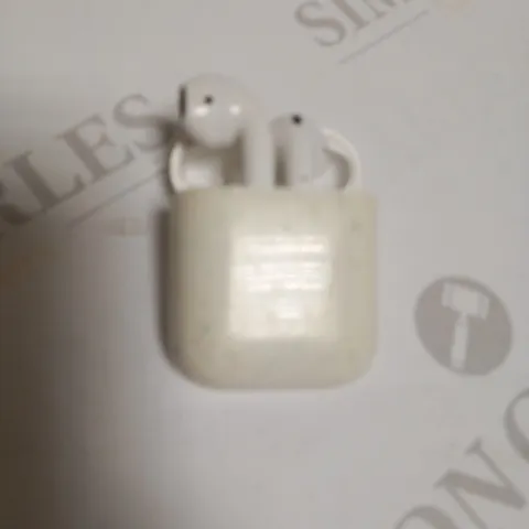 APPLE AIR PODS