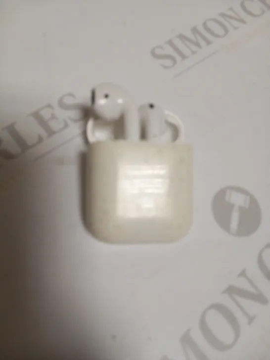 APPLE AIR PODS